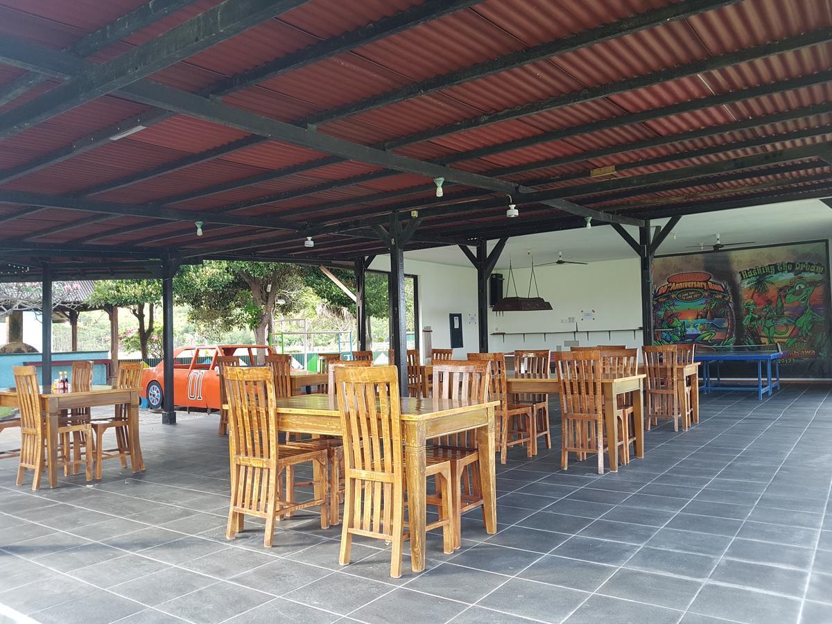 Yoyo'S Hotel Sekongkang Экстерьер фото